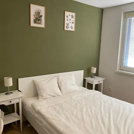 Cozy, Bright With Free Parking * Bratislava