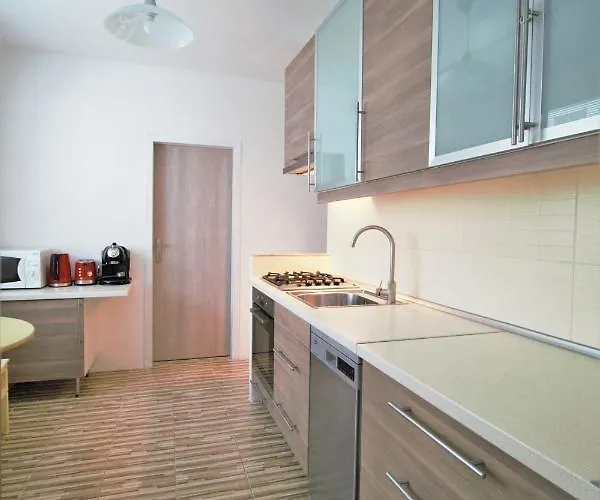 Проживання в сім'ї Cozy, Bright With Free Parking Братислава