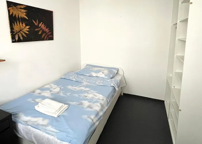 Cozy, Bright With Free Parking ブラチスラヴァ