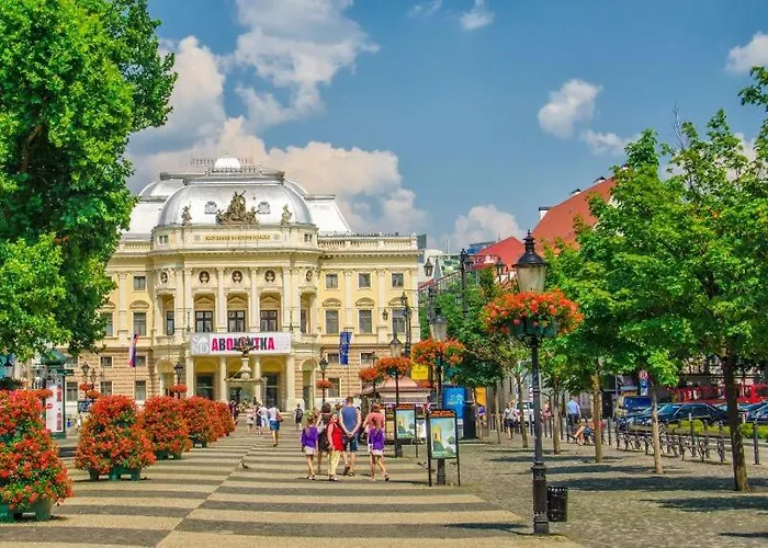 Cozy, Bright With Free Parking * Bratislava