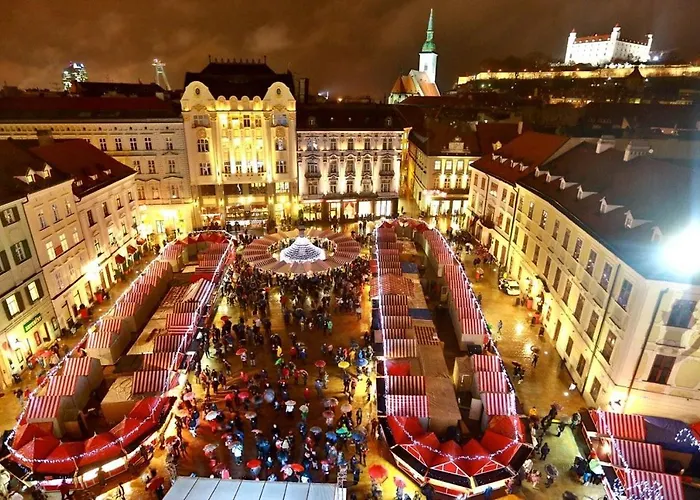 ホームステイ Cozy, Bright With Free Parking *