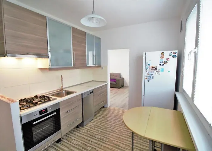 Cozy, Bright With Free Parking Проживання в сім'ї Братислава