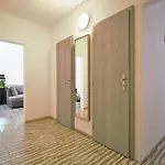 Ubytování v soukromí Cozy, Bright With Free Parking *