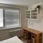 Ubytování v soukromí Cozy, Bright With Free Parking