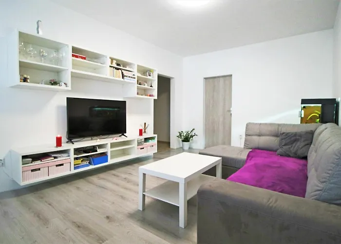 Cozy, Bright With Free Parking * Pressburg